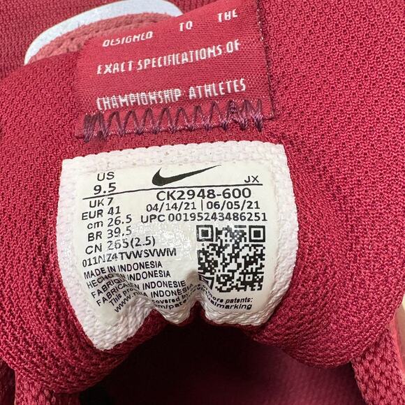 Nike Venture Runner Womens Sz 9.5 Beet Root Red Sneakers Casual Gym Athletic - Picture 8 of 8